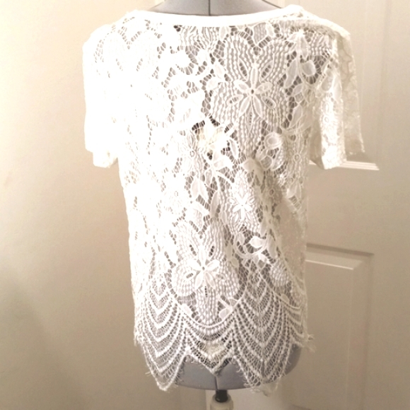 BKE.Boutique, White Lace Top with Eyelash Fringe Sz Med - Picture 4 of 6